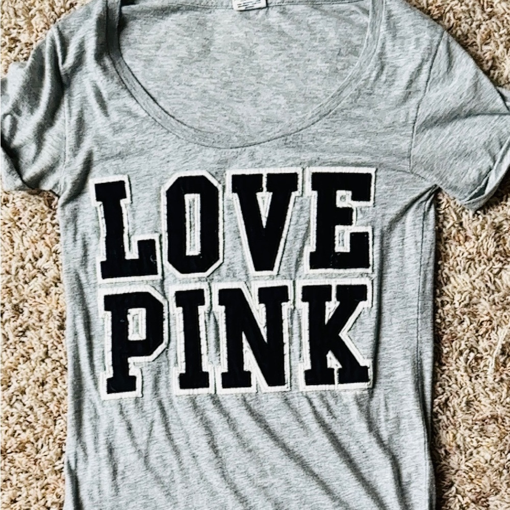 VS Pink t-shirt
